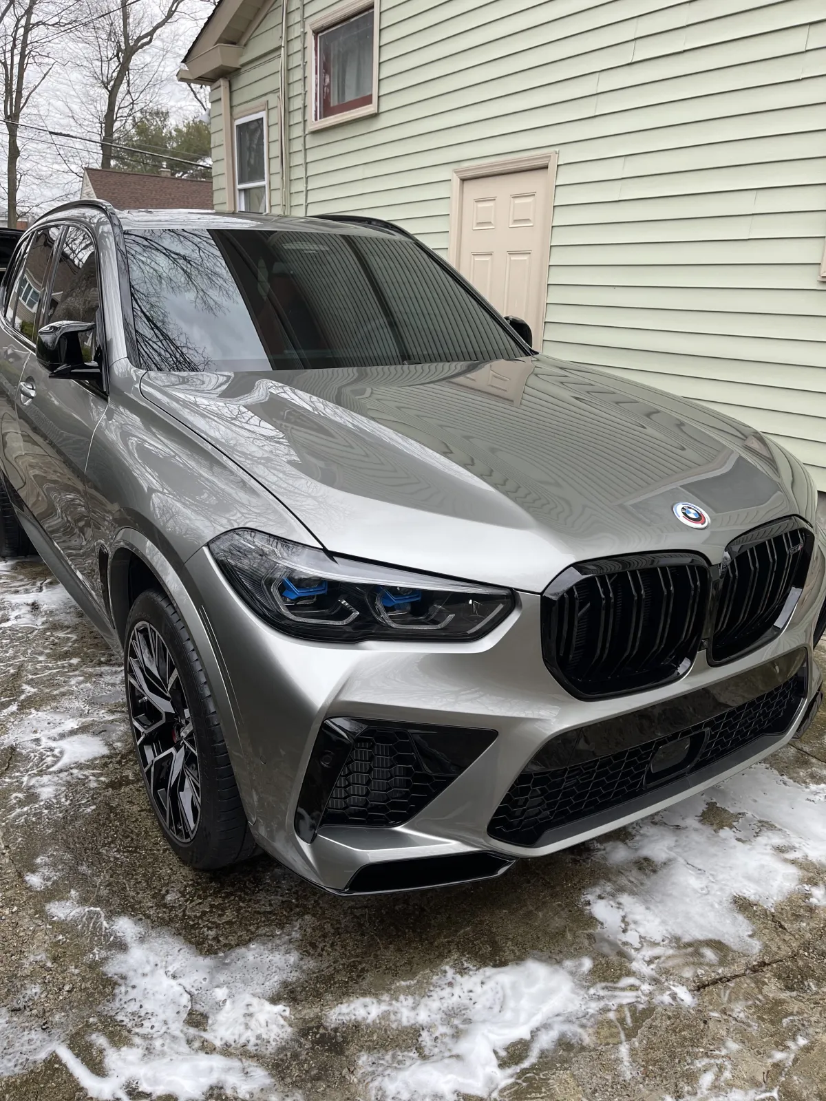 Silver BMW X5 M with deep paint correction gloss